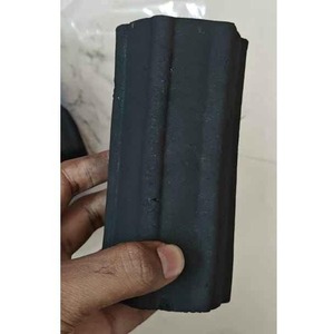 Charbon de bois en briquettes de coque de noix de coco hexagonales de fournisseur indien pour barbecue, chicha et cuisine domestique, disponible à bon prix - Product Image 1
