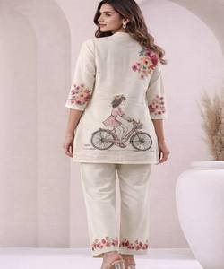 Conjunto Kurti de Algodón y Poliéster con Estampado Digital, para Uso Diario, Precio al por Mayor, Prenda Étnica, Tejido Multicolor - Product Image 3