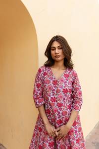 Vestido Floral Bohemio Afrodita, Estampado a Mano, Largo hasta la Pantorrilla, Algodón - Product Image 2