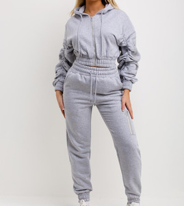 Manches à capuche zippées et jogging taille haute à cordon élastique assorti avec poches et ourlet à revers. - Product Image 1