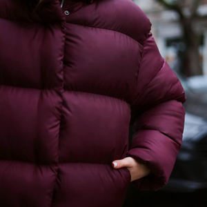 Veste matelassée d'hiver pour femmes Doublure en laine teinte Respirante Imperméable Écologique Vêtement décontracté Vente en gros disponible - Product Image 6