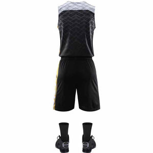 Uniforme de basket-ball imprimé sur mesure, taille plus, respirant, évacuant l'humidité, tissu 100% polyester pour les joueurs actifs - Product Image 6