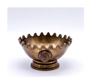 Aspecto atractivo, cuenco de pie de latón, reposapiés de masaje, accesorios de salón, diseño de mordent a precio competitivo - Product Image 1