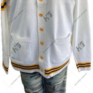 Gsu เสื้อสเวตเตอร์ถักกันหนาวสีขาวคอวีผ้าขนสัตว์/อะคริลิคถักลายปักโลโก้ - Product Image 3