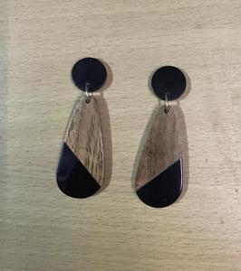 Unmatched Best Quality Handcrafted Exquisite Resin Statement <b>Stud</b> Earrings Top Collection in Fashion Accessories for Parties - Product Image 2