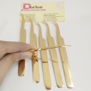 Pince à épiler professionnelle plaquée or en acier inoxydable Logo personnalisé pince à cils C pince à épiler d'extension de faux cils incurvée - Product Image 1