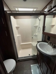 Caravan Campers Motor Homes for sale Great prices Buy Clean Slightly <b>Used</b> Travel Trailer - Product Image 3