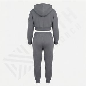 Ensemble Crop Top et Jogger Uni 100% Coton, Ensemble Hoodie et Jogger avec Logo Personnalisé, Coupe Ajustée, Pantalon Jogger Femme, Ensemble de Survêtement Deux Pièces - Product Image 2