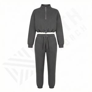 Conjunto de Sudadera con Capucha Corta y Pantalones Acampanados de Dos Piezas para Mujer, Estilo Vintage, Color Sólido, Invierno 2026, Personalizable con Logotipo, Traje Deportivo de Algodón y Forro Polar - Product Image 1