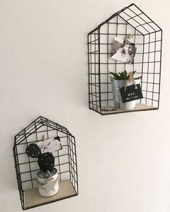 ชั้นวางติดผนังโลหะที่เรียบง่ายและสง่างามพร้อมลวดลายขัดเงาระดับพรีเมียมและทำด้วยมือที่สมบูรณ์แบบสำหรับพื้นที่จัดเก็บขนาดกะทัดรัด - Product Image 6