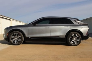 2023 L I R I Q AWD SUV Double Motor Leather Seats R18 Tires Lithium Battery 110kWh Fast Charge <b>Panoramic</b> Sunroof LED Lights 6 - Product Image 4