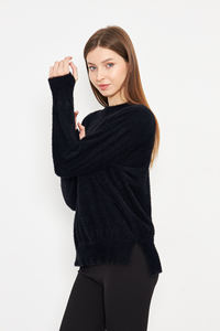 เสื้อสเวตเตอร์แบบถักโอเวอร์ไซส์สำหรับผู้หญิงคอกลมมีขนยาวนุ่ม - Product Image 5