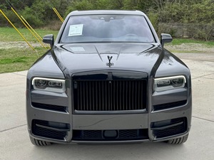 Rolls-Royce Cullinan 2020, 6-8L, V12 biturbo, transmission intégrale, automatique, SUV/Crossover - Product Image 3
