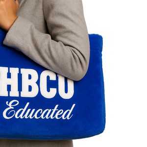 Bolso de Mano de Peluche con Bordado de Chenilla, Diseño de la Hermandad Griega Blue Zeta Phi Beta, Regalo para Graduados de HBCU - Product Image 4