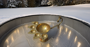 Diya Panchmukhi Jot Jot et Deepak Diya à long manche en laiton, articles de puja quotidiens, Diya à cinq faces Aarti, style d'art décoratif en métal - Product Image 4