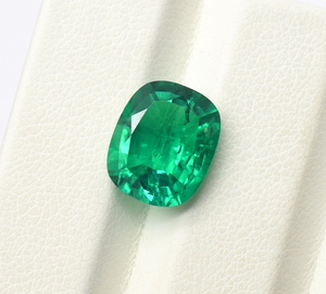 เบาะรองนั่ง3.65 CT สำหรับการปลูกในห้องปฏิบัติการโคลอมเบียมรกต (ไฮโดรเทอร์มอล) พร้อมสิ่งเจือปนพลอยสีเขียวมรกตสีเขียวสด11X9มม. สำหรับเครื่องประดับ - Product Image 5