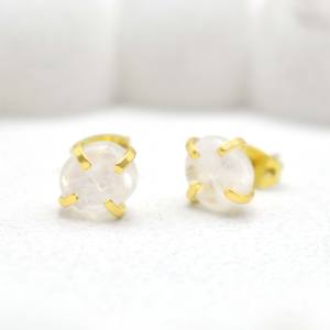 Boucles d'oreilles à tige en pierre de lune à la main bijoux en pierres précieuses, clous de pierre de naissance polis lisses, cadeau romantique pour elle - Product Image 4