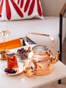 กาน้ำชาทองเหลืองแท้ทำมือ สำหรับกาแฟอินเดียแบบดั้งเดิมและชาสมุนไพร ทนทาน ตกแต่งสไตล์โบราณ สำหรับส่งออก - Product Image 2