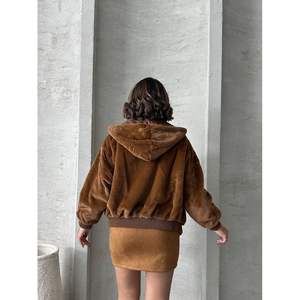 Abrigos de Piel Sintética al por Mayor para Mujer - Product Image 6