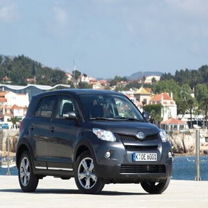 รถยนต์มือสอง Urban Cruiser SUV ปี 2016-2026 7 ที่นั่ง ภายในตกแต่งด้วยหนัง ไฟหน้า LED เกียร์อัตโนมัติ หลังคาพาโนรามา ยาง R19 - Product Image 2