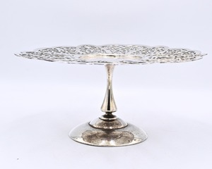 ที่วางเค้กทำจากไม้และเรซิ่นที่ตกแต่งอย่างหรูหราแท่นวางขนมหวานสำหรับงานเลี้ยงวันเกิดงานแต่งงานและห้องครัวในบ้านแบบทันสมัยใช้จากอินเดีย - Product Image 1