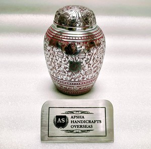 โกศโลหะทองเหลือง/อะลูมิเนียมแบบใหม่ สลักลายสีดำโบราณ สำหรับเก็บเถ้ากระดูกสัตว์เลี้ยงหลังการฌาปนกิจ - Product Image 2