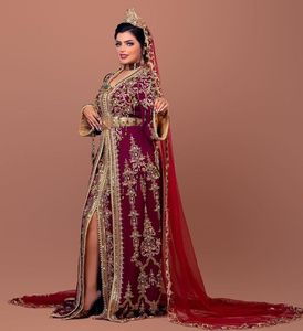 ดีไซเนอร์ของชุด caftan สีน้ำตาลแดงเข้มกับทางประดับด้วยลูกปัดแก้วคริสตัล, dabka, งานมุกสำหรับงานแต่งงาน = 2025 - Product Image 1