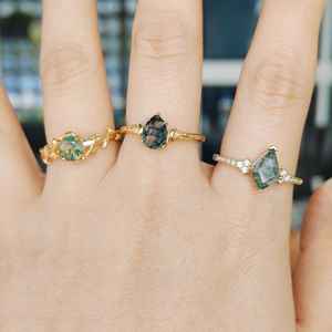 แหวนเวอร์เมิลเงินสเตอร์ลิงทำด้วยมือ925ดีไซน์คลาสสิกไม่เหมือนใครพร้อมฝังฝังขอบพลอยมอสโมราธรรมชาติ - Product Image 3