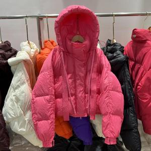 Nueva chaqueta acolchada de tendencia elegante para mujer, fabricante al por mayor, chaqueta con capucha y cremallera para mujer, chaqueta de invierno a prueba de viento - Product Image 1