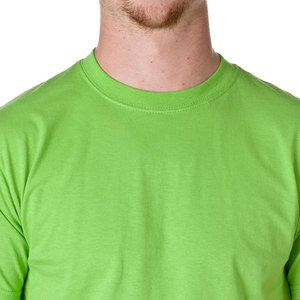 Camiseta personalizada de 100% algodón para hombre, lisa de manga corta peso pesado, calidad de 200g/m2 con opciones de impresión y mezcla de poliéster - Product Image 5