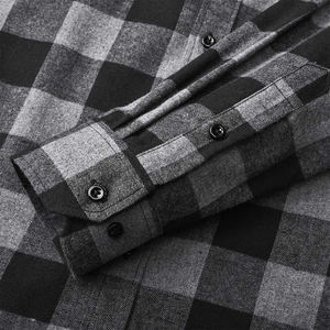 เสื้อเชิ้ตผ้าแฟลนเนลลำลองผู้ชายลายโลโก้แบบกำหนดเองรุ่นล่าสุด สำหรับฤดูใบไม้ร่วง สีพื้น ย้อมสีทั้งตัว แขนยาว ผ้าฝ้าย 100% บริการ OEM คุณภาพสูง - Product Image 3