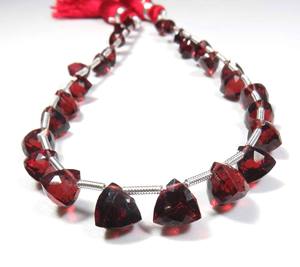 Cuentas de Briolette facetadas de granate rojo natural de Mozambique 5-7,5mm 9 "Strand piedras preciosas sueltas de gemas facetadas de granate africano - Product Image 3