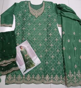 Traje moderno y elegante pesado Chinon Salwar Kameez con bordado intrincado para bodas fiestas festivas Diwali incluye Dupatta - Product Image 6