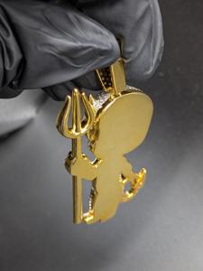 จี้เพชรโมอิสซาไนต์ทรง VVS ดีไซน์เท่ห์แบบฮิปฮอป ชุบทองบนเงินแท้ 925 ลายปีศาจ ประดับเพชรระยิบระยับ แฟชั่นสำหรับผู้ชาย - Product Image 2