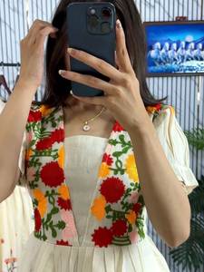 Lanzamiento de Super Hit Collection, Diseñador Kora Algodón con hilo multicolor trabajo Midi Dress. Una hermosa mezcla de elegancia - Product Image 3