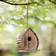 Nichoirs en bois écologiques et abordables pour la décoration du jardin et l'observation des oiseaux, offrant une conception durable et résistante aux intempéries - Product Image 2