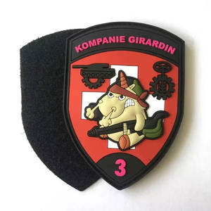 Parches de PVC personalizados, insignias de ropa, parche de goma de PVC, precio al por mayor, toalla de fábrica, venta directa, insignias de PVC con alfabeto de goma suave - Product Image 1