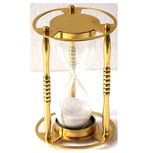 Sablier en aluminium en laiton antique fait à la main sablier décor de bureau moderne article de cadeau de luxe - Product Image 1