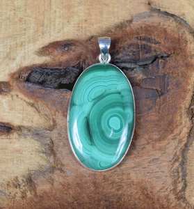 Pendentif en argent sterling 925 Malachite de créateur fait à la main bijoux fins vintage avec pendentifs et breloques de réglage de lunette pour femmes - Product Image 2