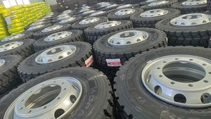 ตัวเลือกยางรถบรรทุกสำหรับงานหนัก ครอบคลุมขนาดที่นิยม 295/75R22.5 และ 285/75R24.5 ออกแบบมาเพื่อความทนทานและการยึดเกาะที่ดีสำหรับการเดินทางไกล - Product Image 6