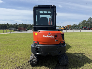Mini-excavatrice Kubota KX033-4 abordable, excavatrice sur chenilles de 3,3 tonnes, économique en carburant, utilisée pour l'agriculture et la construction - Product Image 5