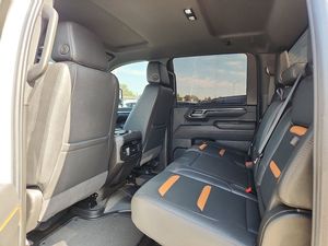 Camioneta 2500 AT4 AWD/4WD con Motor Turbodiésel de 6.6L y 8 Cilindros, Cámara de Reversa, Transmisión Automática de 10 Velocidades - Product Image 5