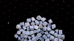 อัญมณีโอปอลสีฟ้าธรรมชาติ50ชิ้นอัญมณีหลวมมีคุณภาพยอดเยี่ยมไม่ผ่านการบำบัดขนาดสำหรับเครื่องประดับ4-6ขนาด - Product Image 5