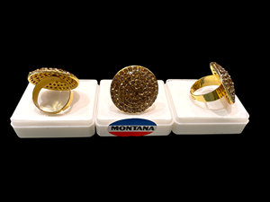 Elegante anillo de diamantes americano con baño de plata y oro perfecto para ocasiones especiales y accesorios de joyería de uso diario - Product Image 4