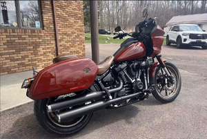 ¡PREPÁRATE PARA CONDUCIR! Motocicleta Harley-Davidson Touring Lowrider ST FXLRST 2025 en Venta - Product Image 2