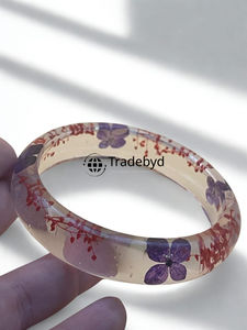 Tradebyd Bracelet en résine élégant pour le bureau Accessoire quotidien fait à la main par Tradebyd - Product Image 2