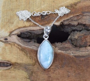 Colgante de Larimar Hecho a Mano, Plata de Ley 925, Joyería con Piedras Preciosas, Collar Elegante para Mujer, Regalo de Moda - Product Image 1