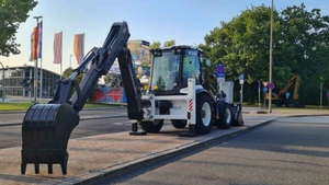 Retroexcavadora Hidromek 62T 102B Supra usada de alta calidad en venta a bajo precio - Product Image 4