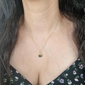 Birthstone มรกต8-10มม. สร้อยคอจี้หินทำด้วยมือหมวกชุบทองกล่องเครื่องประดับโซ่ดิบสำหรับผู้หญิง - Product Image 3