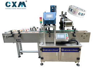 La máquina etiquetadora automática de envases para sellos fiscales y pegatinas admite varios tamaños de cajas y tipos de pegatinas - Product Image 1